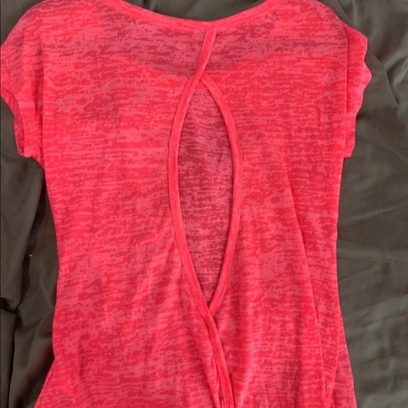 Old Navy Active XS tee - Picture 2 of 5